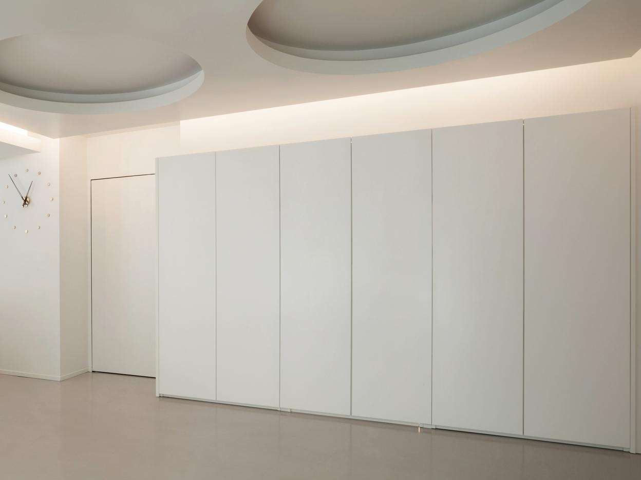 Wandschränke für den Flur mit unserem Möbelplaner Weißer Wandschrank im Flur